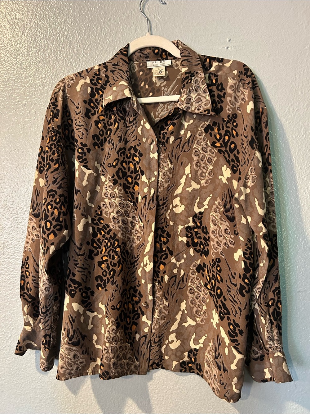 Vintage FU DA 100% Silk Mixed Animal Print Button Up Blouse. Size Large
